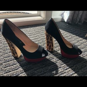 Leopard Black and red platforms